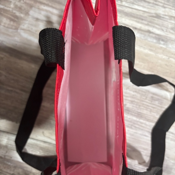 Vera Bradley - Winter Polar Bear Pattern Light Weight Reusable Tote - Picture 6 of 10